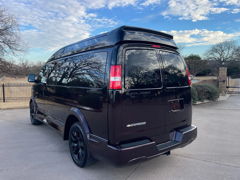 2024 Chevrolet Express - Image 7 of 21