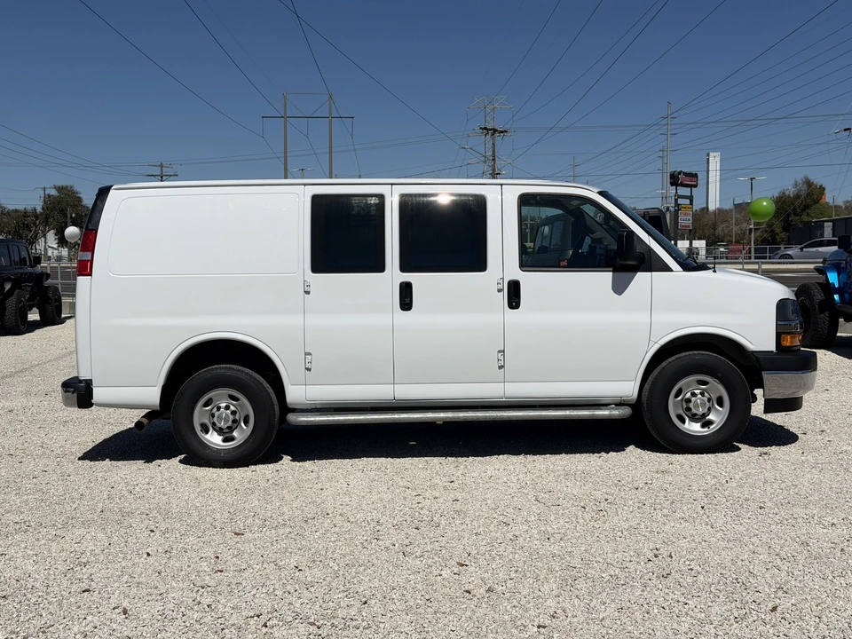 2024 Chevrolet Express - Image 8 of 21
