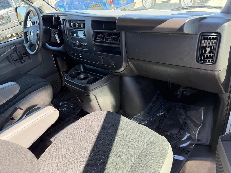 2024 Chevrolet Express - Image 19 of 21