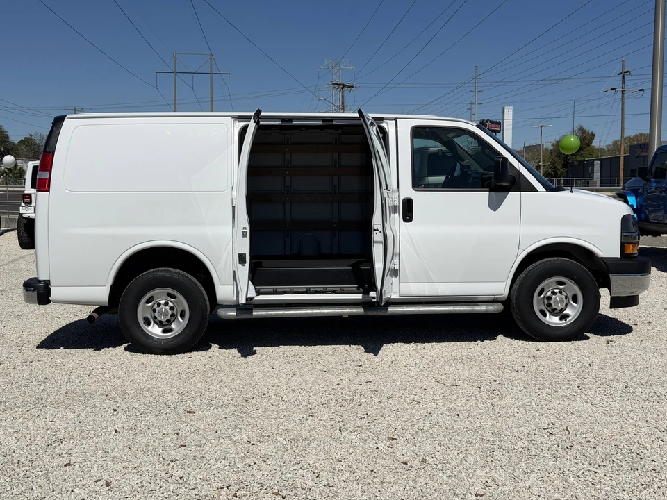 2024 Chevrolet Express - Image 9 of 21