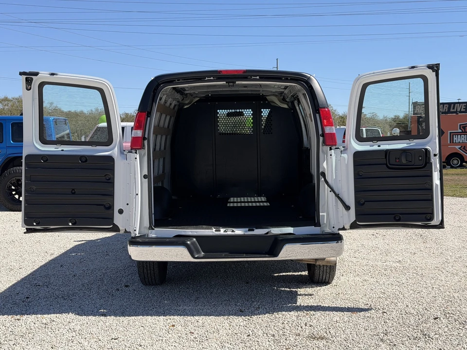 2024 Chevrolet Express - Image 5 of 21