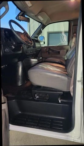 2024 Chevrolet Express - Image 18 of 21