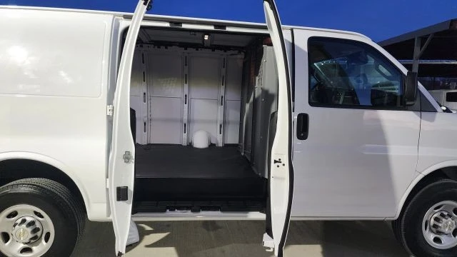 2024 Chevrolet Express - Image 15 of 21