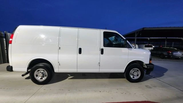 2024 Chevrolet Express - Image 11 of 21