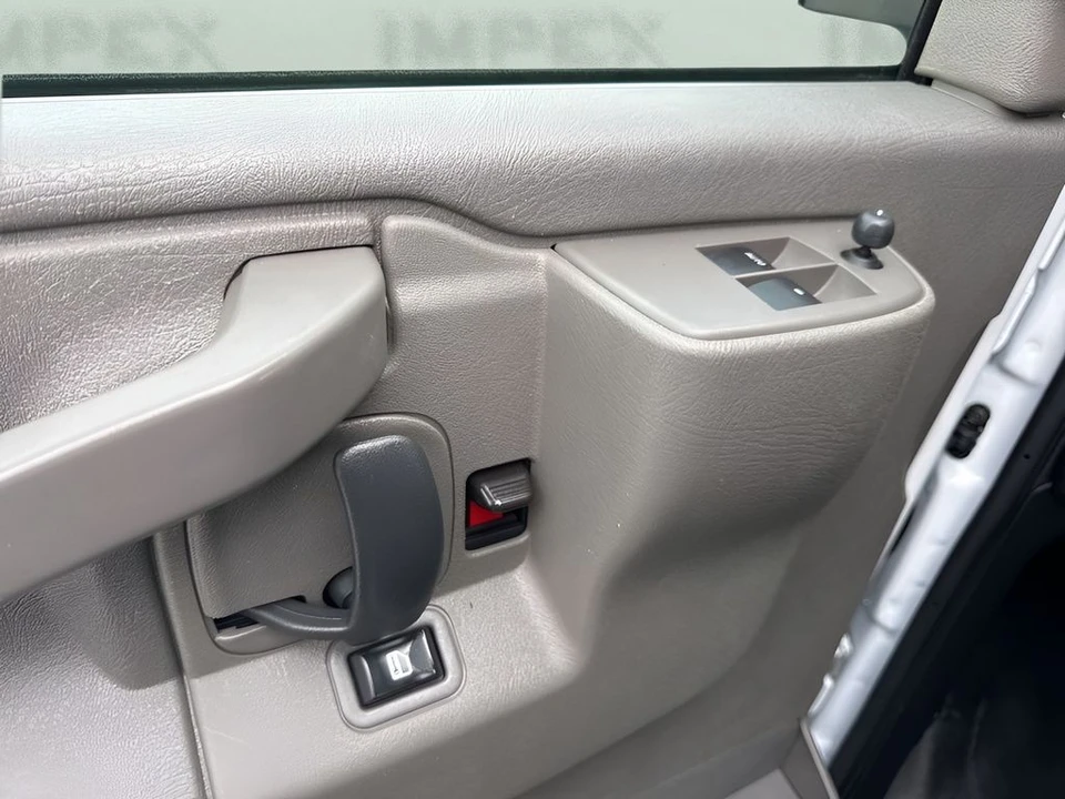 2024 Chevrolet Express - Image 19 of 21