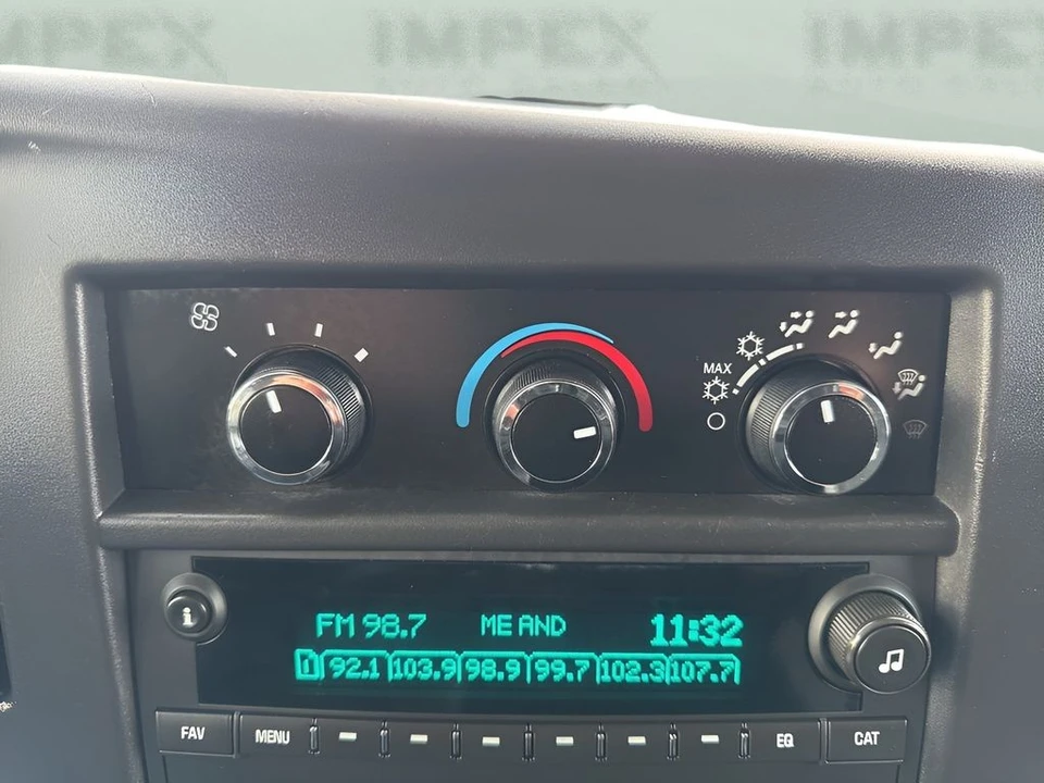 2024 Chevrolet Express - Image 14 of 21