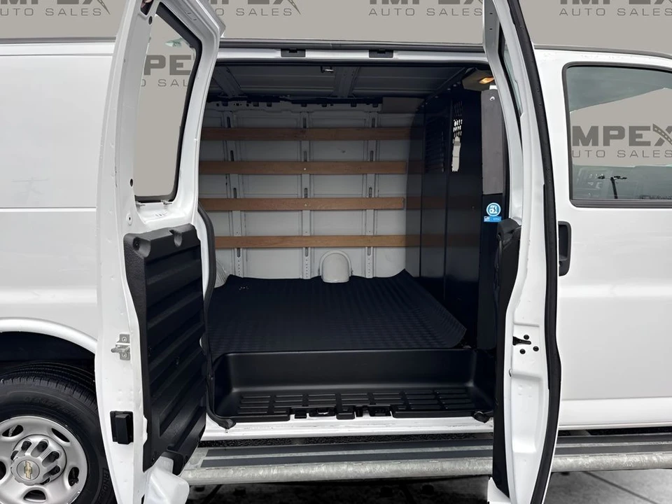 2024 Chevrolet Express - Image 20 of 21