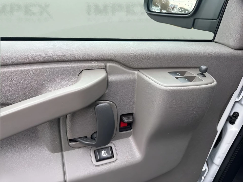 2024 Chevrolet Express - Image 19 of 21