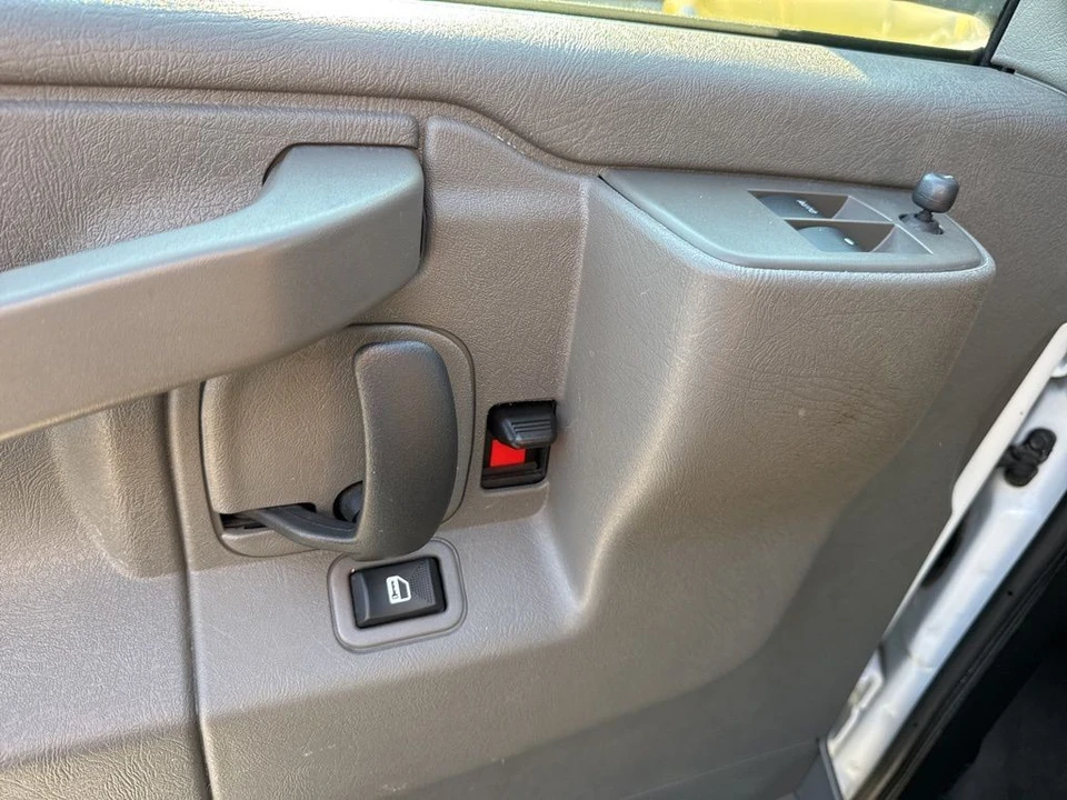 2024 Chevrolet Express - Image 19 of 21
