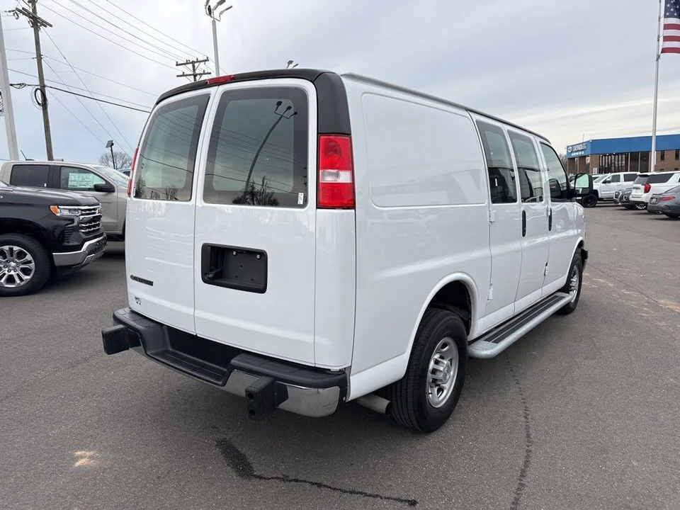 2024 Chevrolet Express - Image 5 of 21