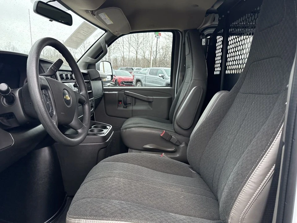 2024 Chevrolet Express - Image 9 of 21