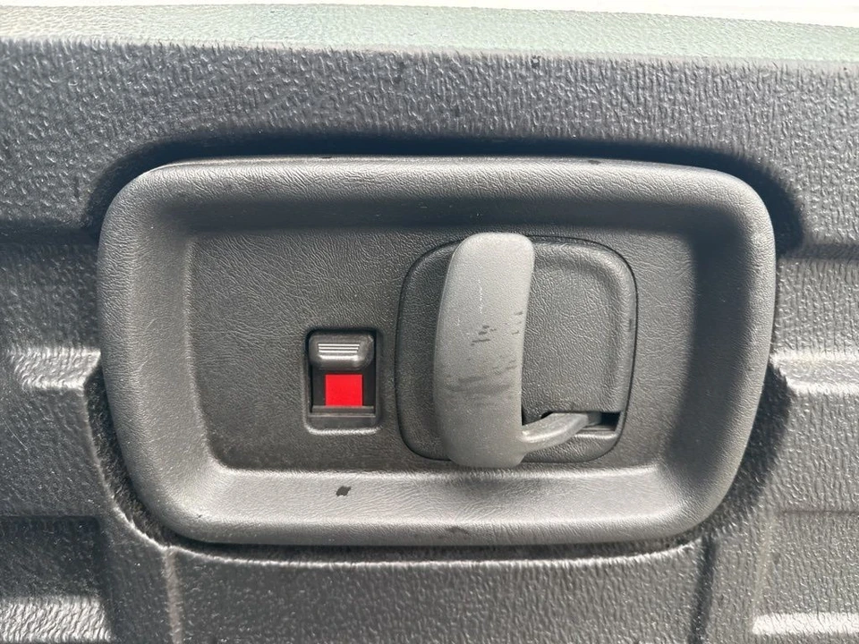 2024 Chevrolet Express - Image 13 of 21