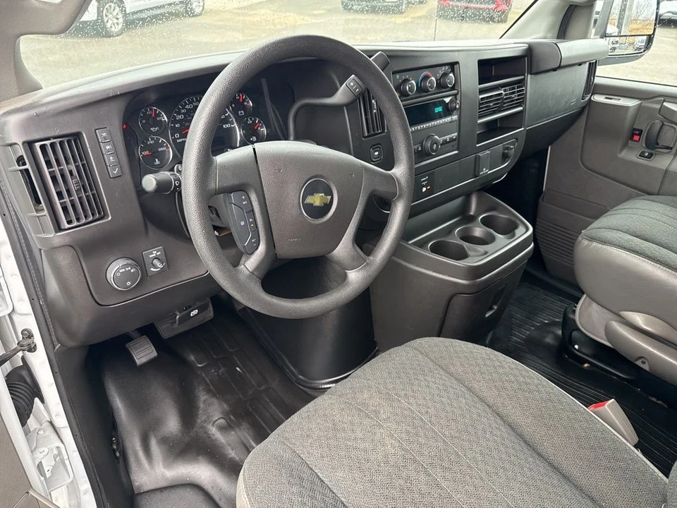 2024 Chevrolet Express - Image 14 of 21