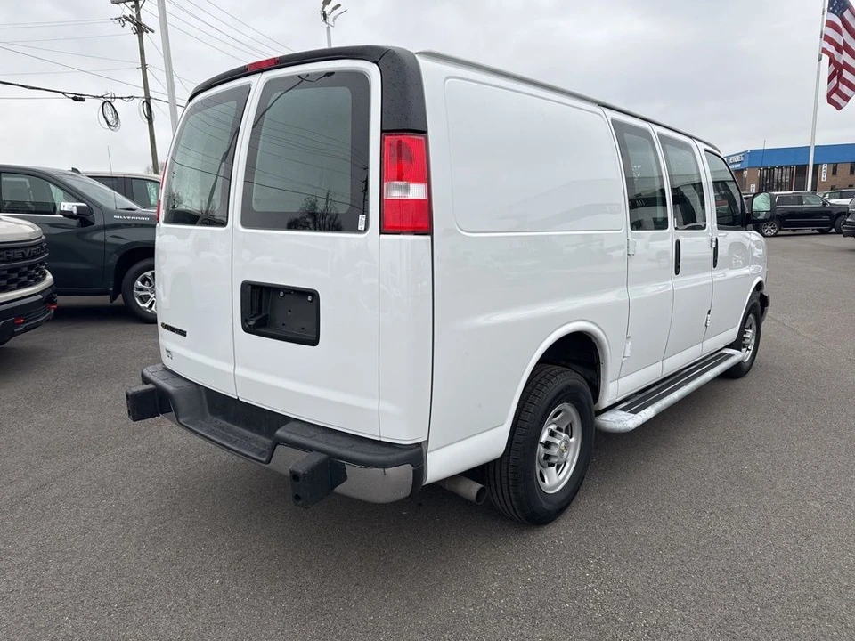 2024 Chevrolet Express - Image 5 of 21