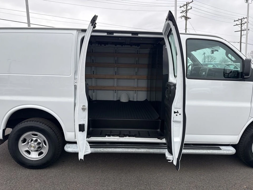 2024 Chevrolet Express - Image 11 of 12