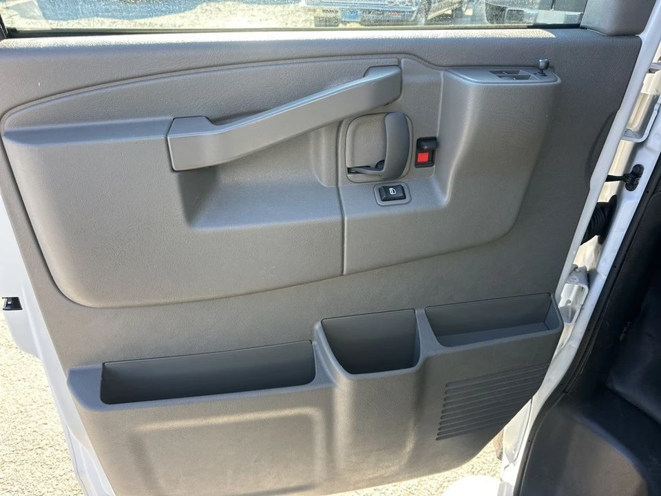 2024 Chevrolet Express - Image 20 of 21