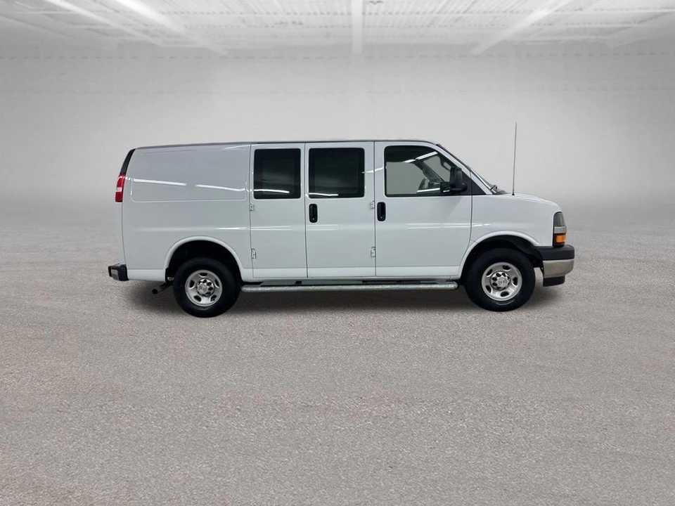 2024 Chevrolet Express - Image 14 of 21