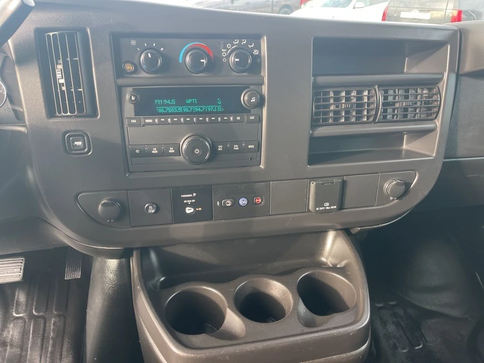 2024 Chevrolet Express - Image 14 of 21
