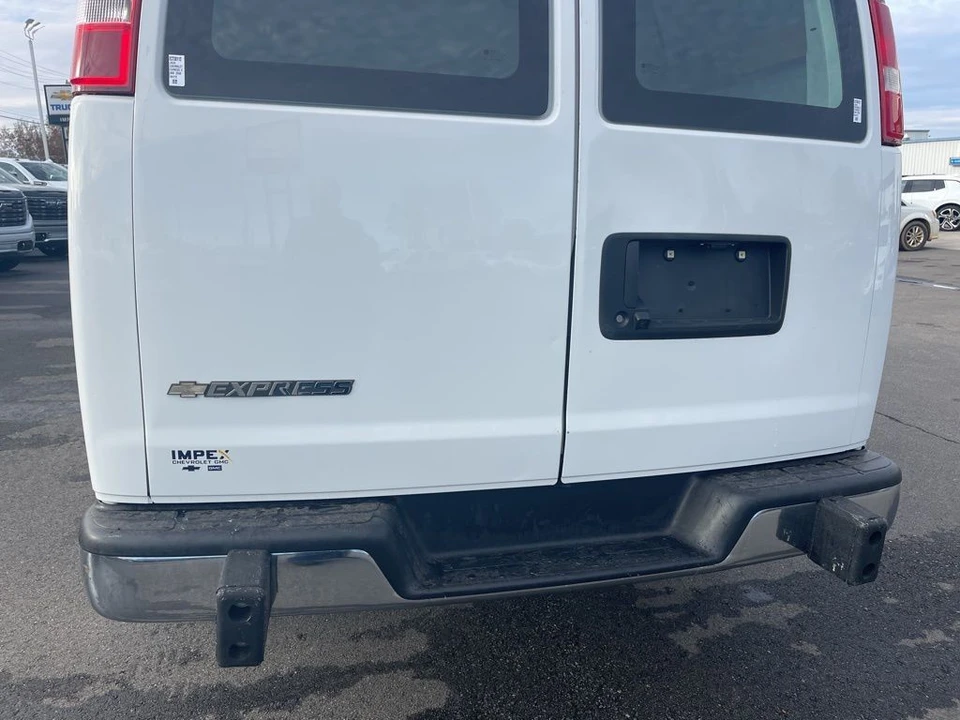 2024 Chevrolet Express - Image 18 of 21