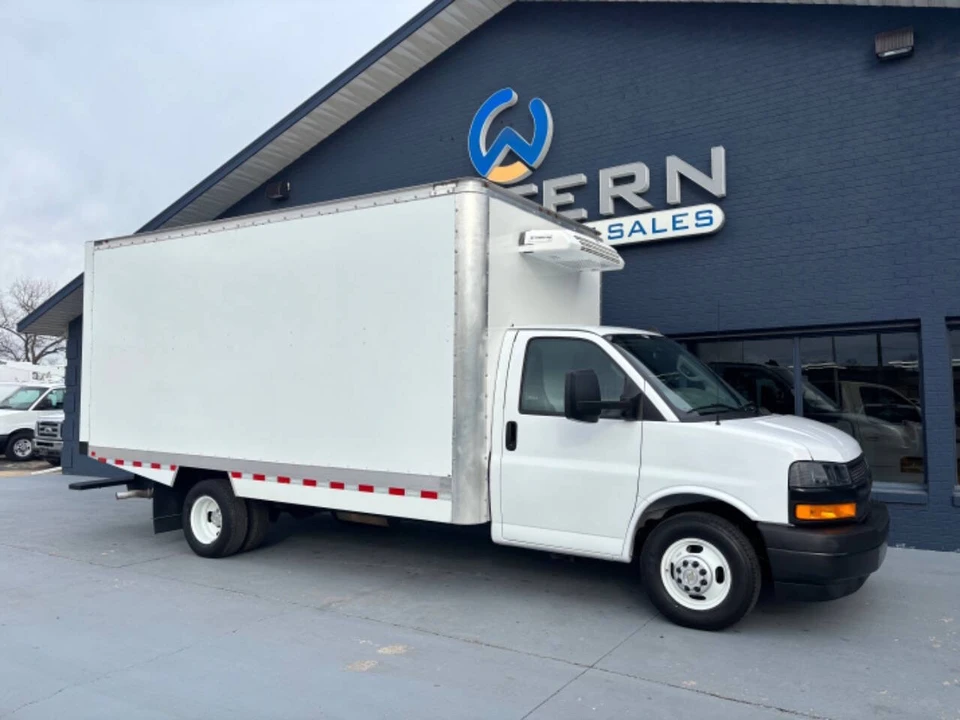 2024 Chevrolet Express - Image 5 of 12