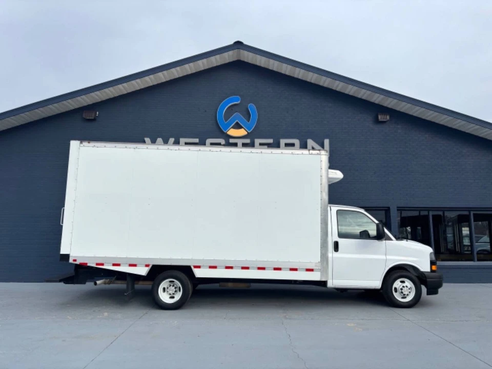 2024 Chevrolet Express - Image 3 of 12