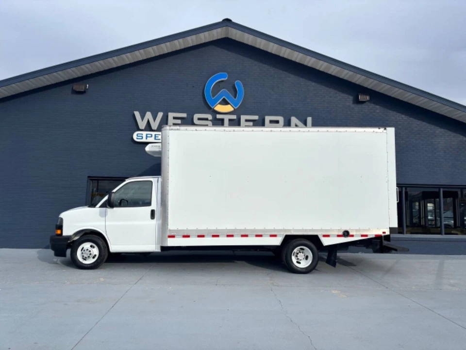 2024 Chevrolet Express - Image 2 of 12