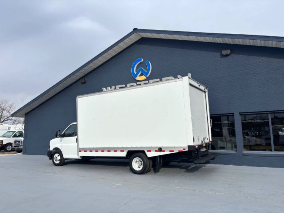 2024 Chevrolet Express - Image 7 of 12