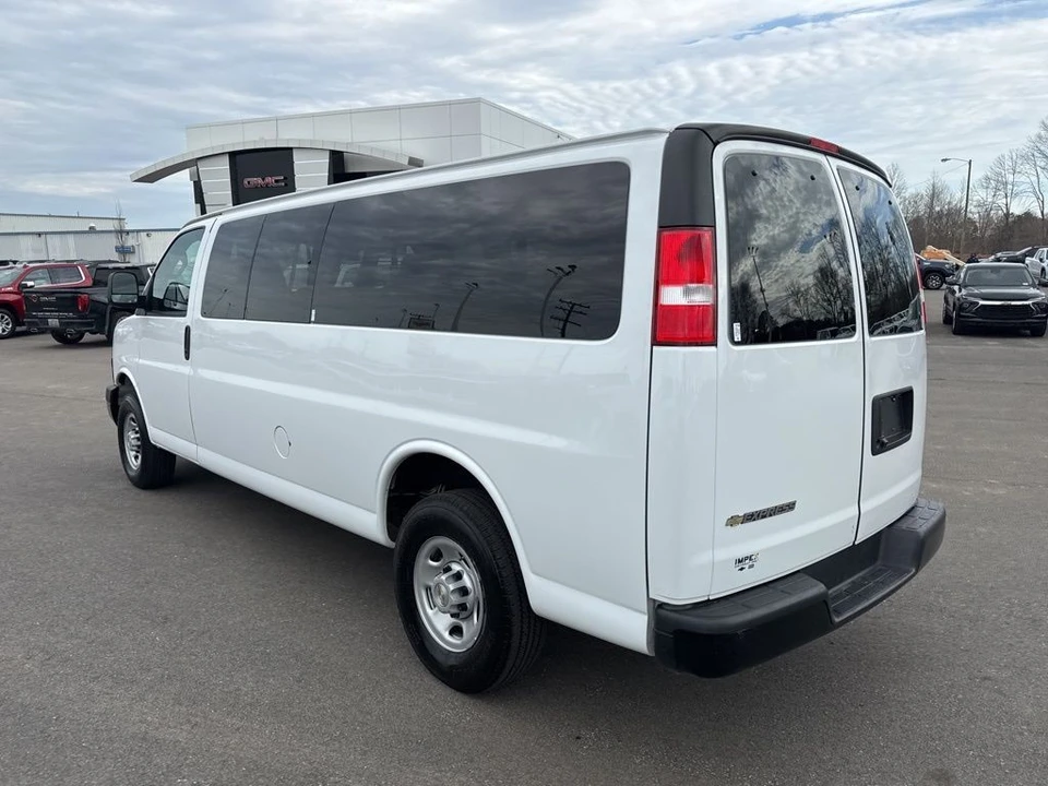 2024 Chevrolet Express - Image 3 of 21