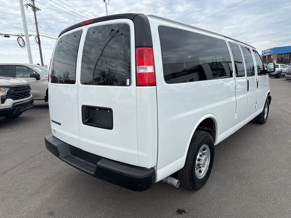 2024 Chevrolet Express - Image 5 of 21