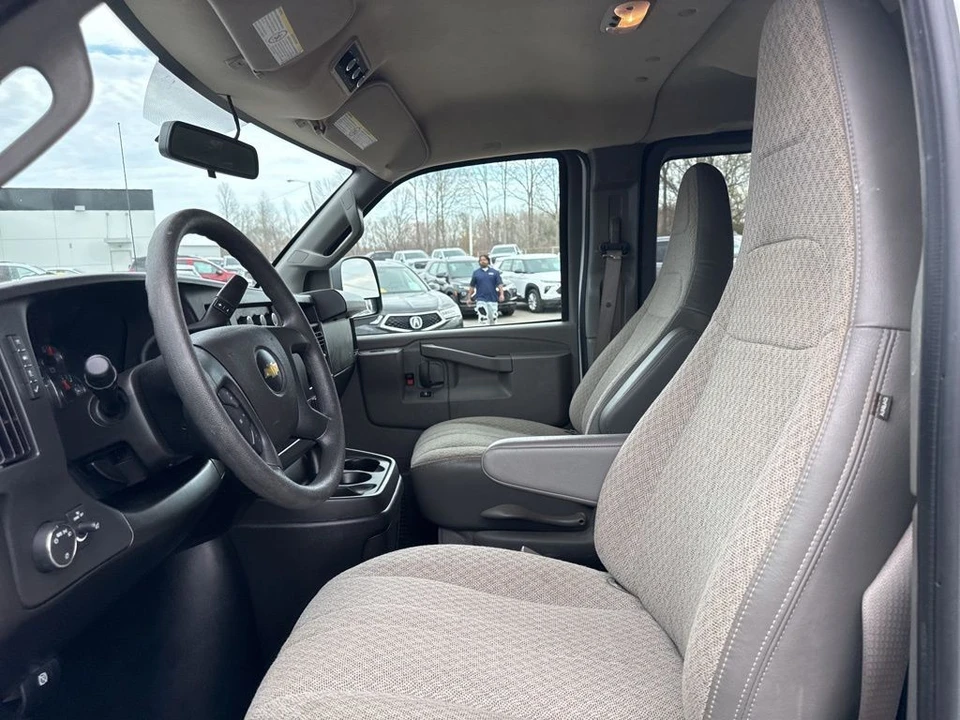 2024 Chevrolet Express - Image 9 of 21