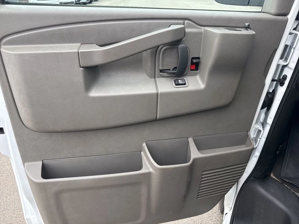 2024 Chevrolet Express - Image 19 of 21