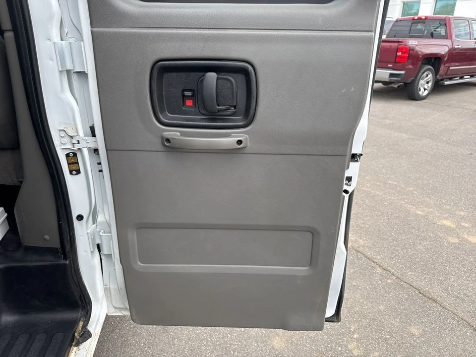 2024 Chevrolet Express - Image 21 of 21