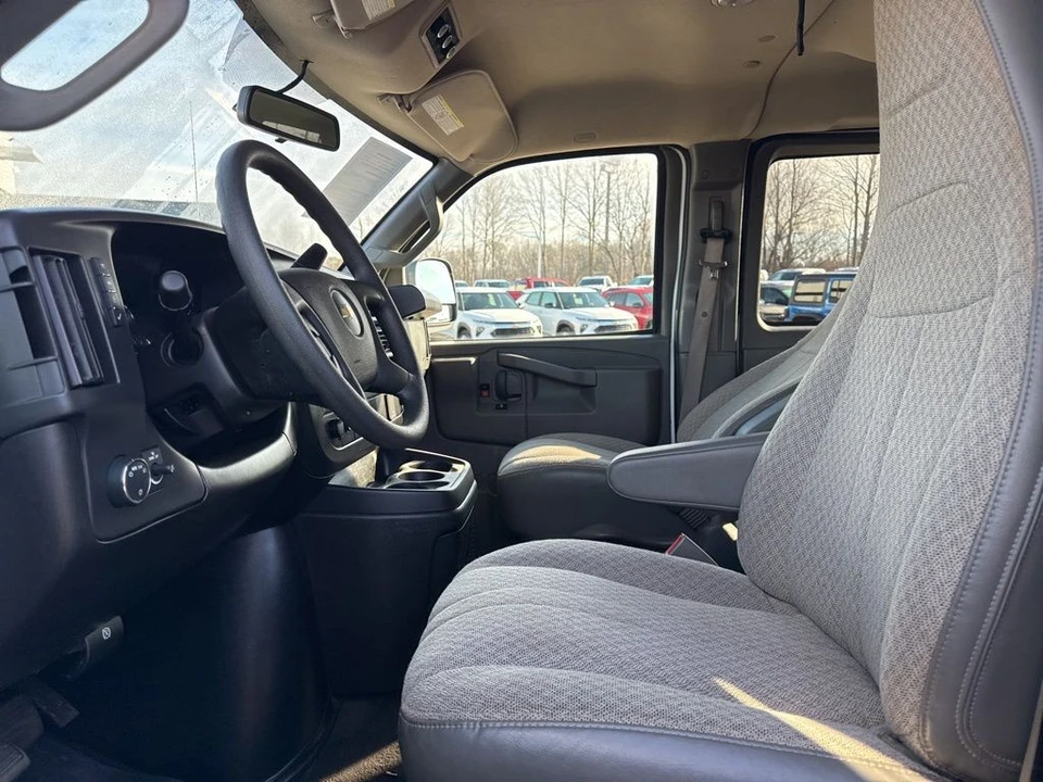 2024 Chevrolet Express - Image 8 of 21