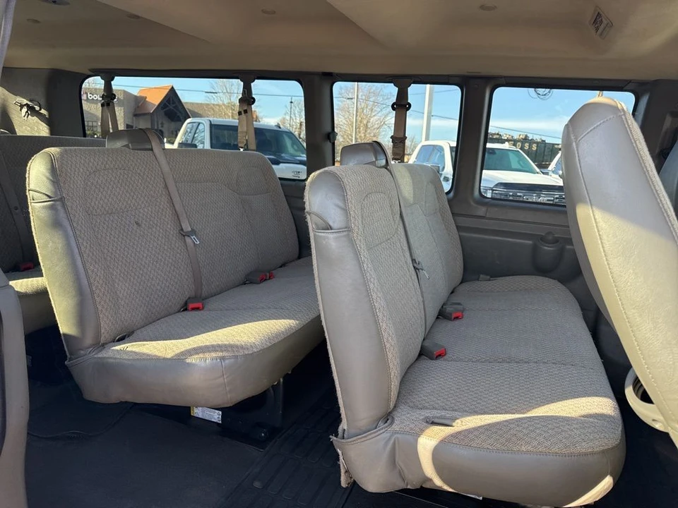 2024 Chevrolet Express - Image 9 of 12