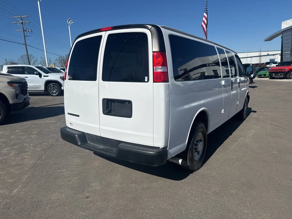 2024 Chevrolet Express - Image 5 of 12