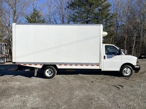 2024 Chevrolet Express - Image 4 of 21