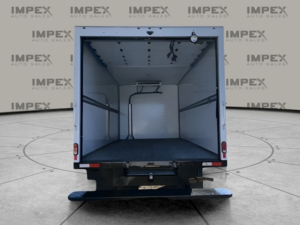 2024 Chevrolet Express - Image 17 of 21