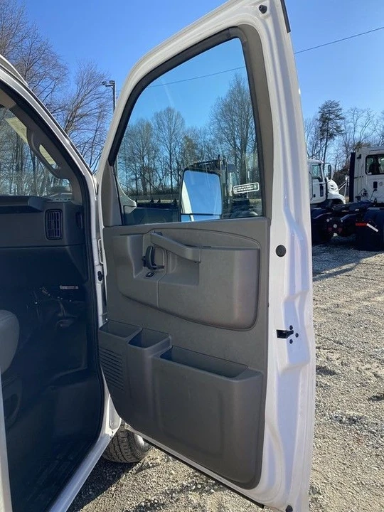 2024 Chevrolet Express - Image 16 of 21