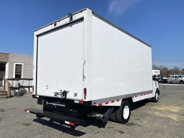 2024 Chevrolet Express - Image 8 of 31