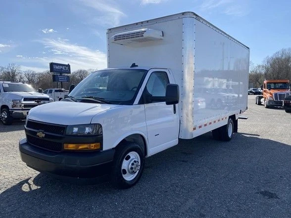 2024 Chevrolet Express - Image 4 of 31