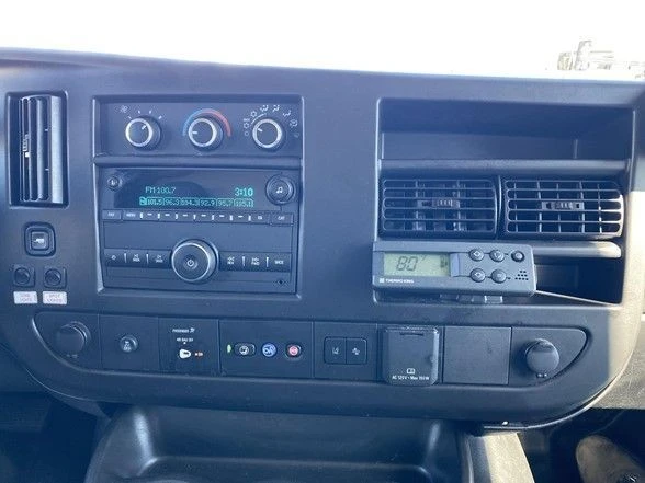 2024 Chevrolet Express - Image 24 of 31
