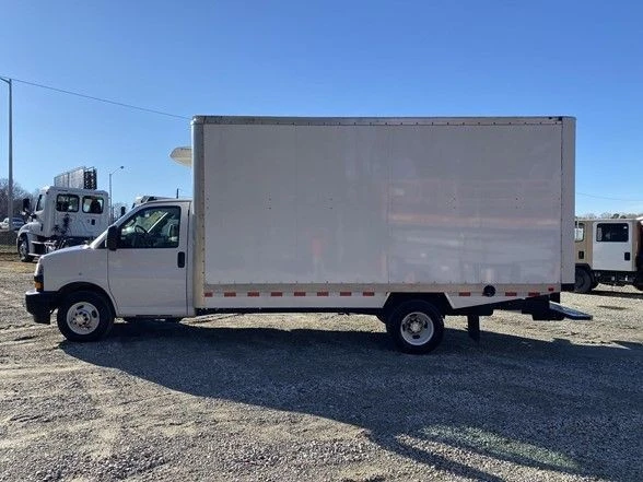 2024 Chevrolet Express - Image 5 of 21