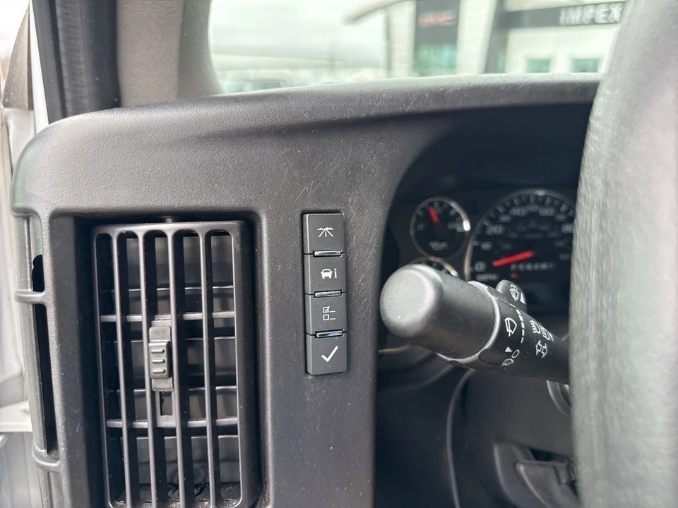 2024 Chevrolet Express - Image 16 of 21