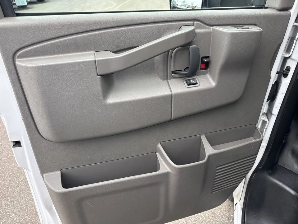 2024 Chevrolet Express - Image 19 of 21