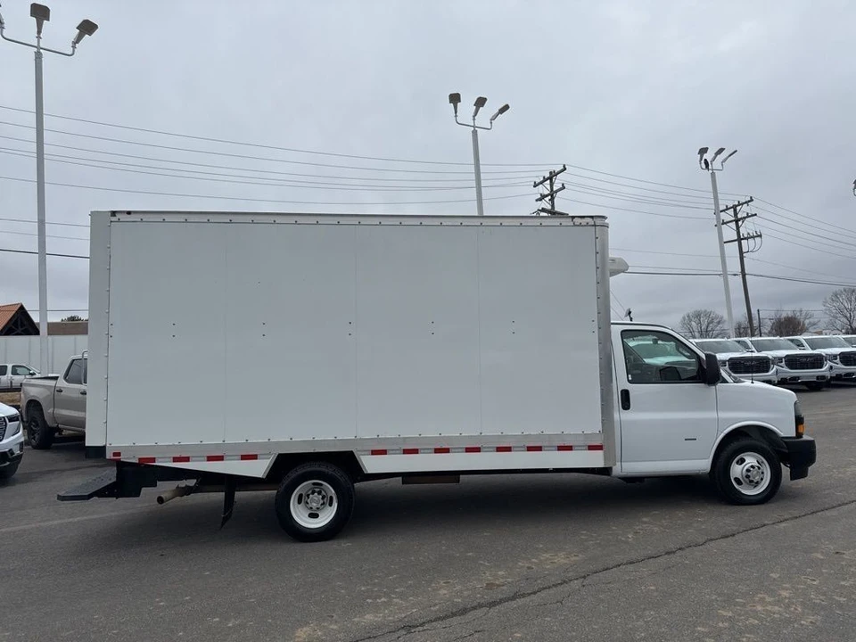 2024 Chevrolet Express - Image 6 of 21