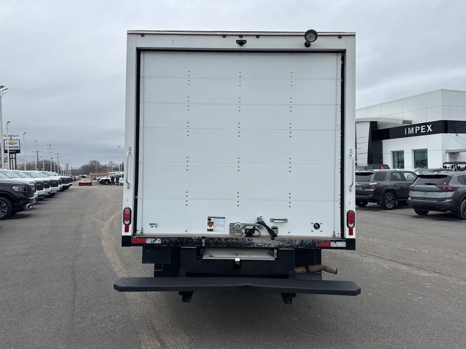 2024 Chevrolet Express - Image 4 of 21