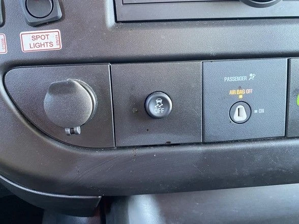 2024 Chevrolet Express - Image 13 of 21