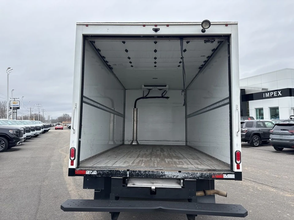 2024 Chevrolet Express - Image 21 of 21