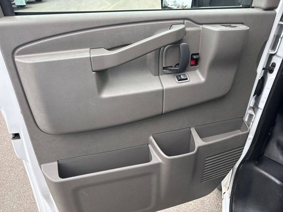 2024 Chevrolet Express - Image 19 of 21