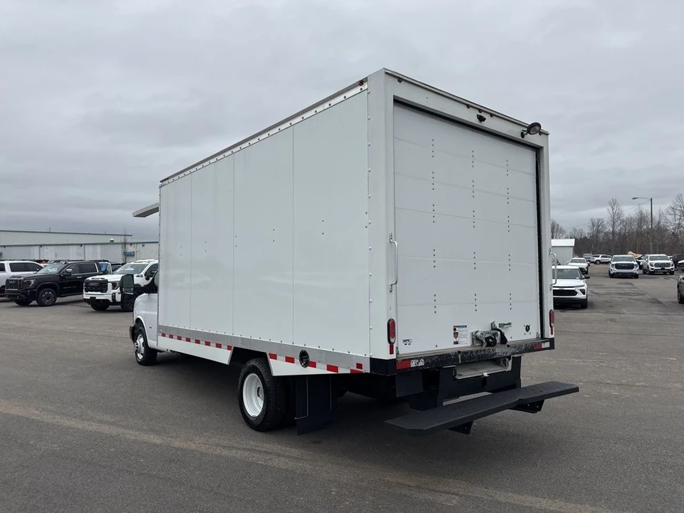 2024 Chevrolet Express - Image 3 of 21